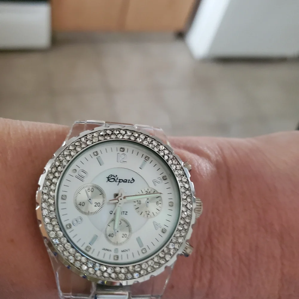 Watch ⌚️ 💖 - Picture 3 of 3